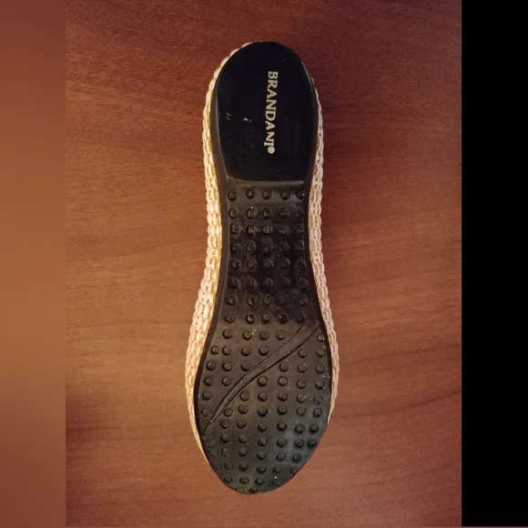 Ceramic shoe shape ring holder - Picture 4 of 6